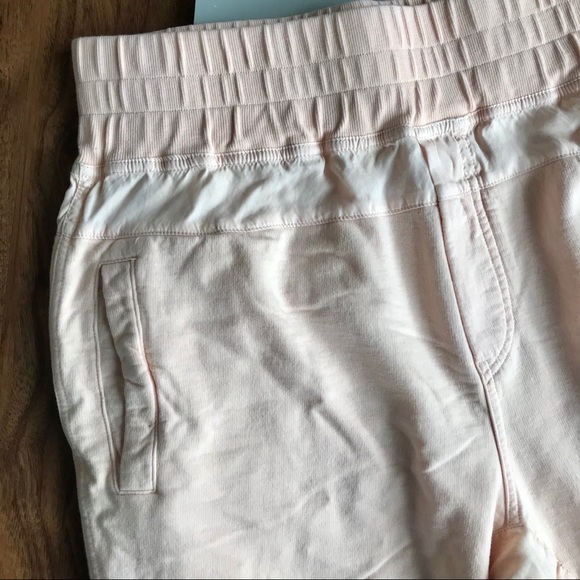 Young, Fabulous & Broke Peach Cropped Ankle Joggers Sweatpants Medium - Picture 3 of 9